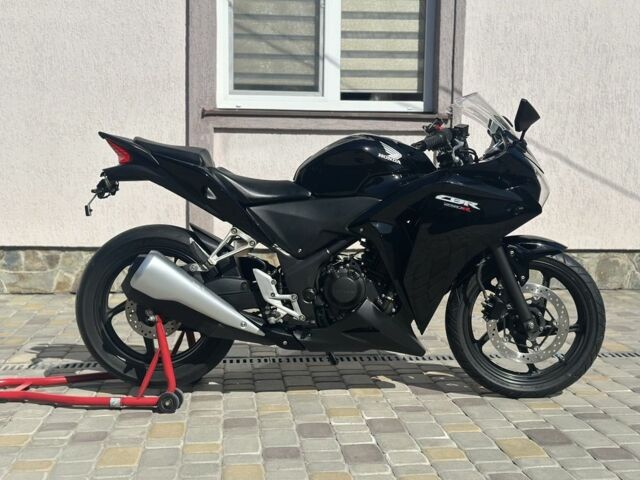 Хонда CBR 250, объемом двигателя 0.25 л и пробегом 0 тыс. км за 2700 $, фото 2 на Automoto.ua