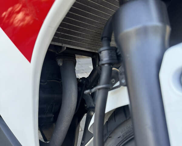 Білий Хонда CBR 250R, об'ємом двигуна 0.25 л та пробігом 10 тис. км за 3300 $, фото 7 на Automoto.ua
