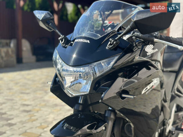 Черный Хонда CBR 250R, объемом двигателя 0.25 л и пробегом 7 тыс. км за 2900 $, фото 1 на Automoto.ua