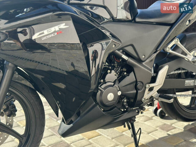 Черный Хонда CBR 250R, объемом двигателя 0.25 л и пробегом 7 тыс. км за 2900 $, фото 12 на Automoto.ua