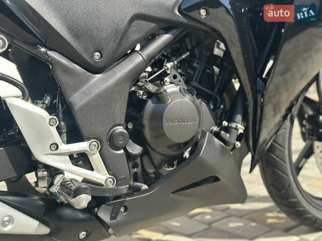 Черный Хонда CBR 250R, объемом двигателя 0.25 л и пробегом 7 тыс. км за 2900 $, фото 6 на Automoto.ua