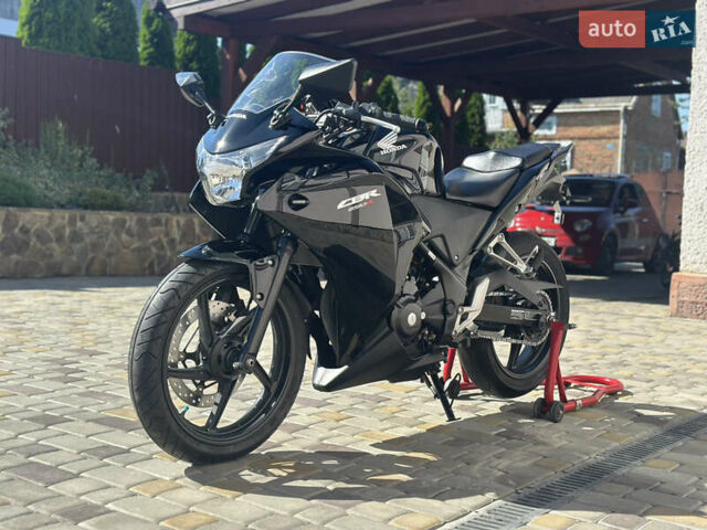 Черный Хонда CBR 250R, объемом двигателя 0.25 л и пробегом 7 тыс. км за 2900 $, фото 13 на Automoto.ua