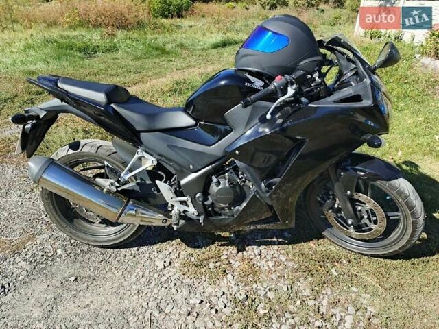 Черный Хонда CBR 250R, объемом двигателя 0.25 л и пробегом 22 тыс. км за 3700 $, фото 4 на Automoto.ua