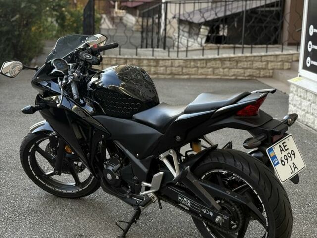 Хонда CBR 250R, объемом двигателя 0.25 л и пробегом 0 тыс. км за 3800 $, фото 1 на Automoto.ua
