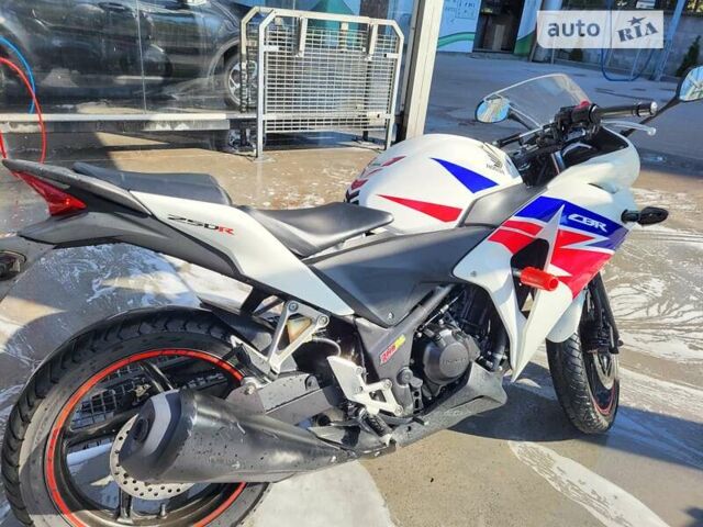 Хонда CBR 250R, об'ємом двигуна 0 л та пробігом 12 тис. км за 3350 $, фото 10 на Automoto.ua