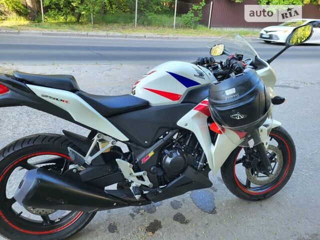 Хонда CBR 250R, объемом двигателя 0 л и пробегом 12 тыс. км за 3350 $, фото 2 на Automoto.ua