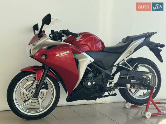 Хонда CBR 250R, объемом двигателя 0.25 л и пробегом 21 тыс. км за 2700 $, фото 6 на Automoto.ua