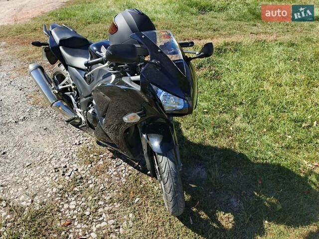 Хонда CBR 250R, объемом двигателя 0.25 л и пробегом 22 тыс. км за 3700 $, фото 6 на Automoto.ua