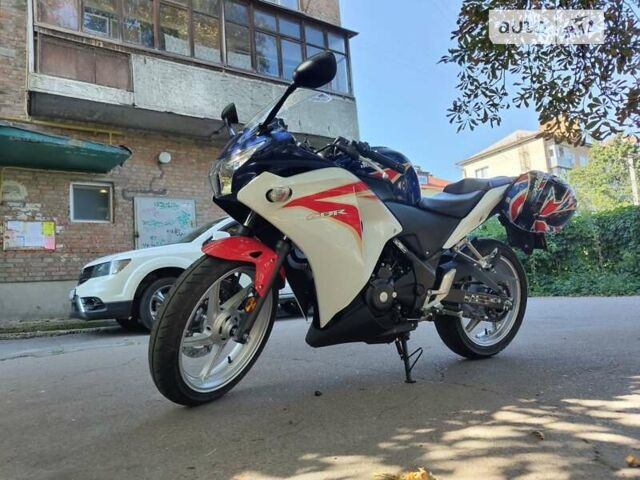 Синий Хонда CBR 250R, объемом двигателя 0.25 л и пробегом 7 тыс. км за 3700 $, фото 3 на Automoto.ua