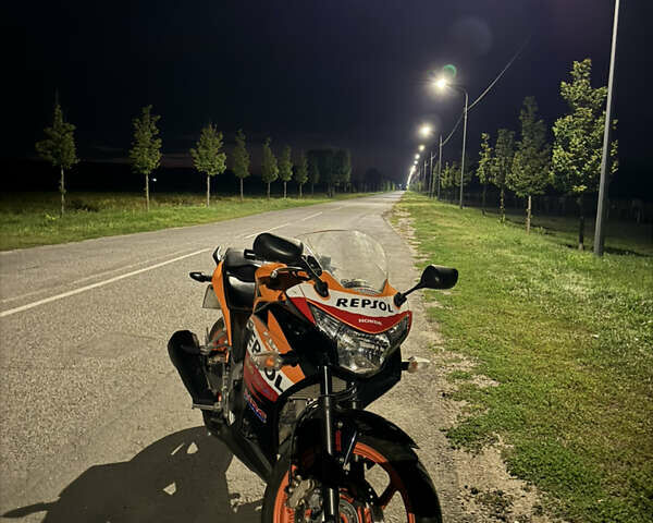 Оранжевый Хонда CBR 250R, объемом двигателя 0.25 л и пробегом 19 тыс. км за 3500 $, фото 2 на Automoto.ua