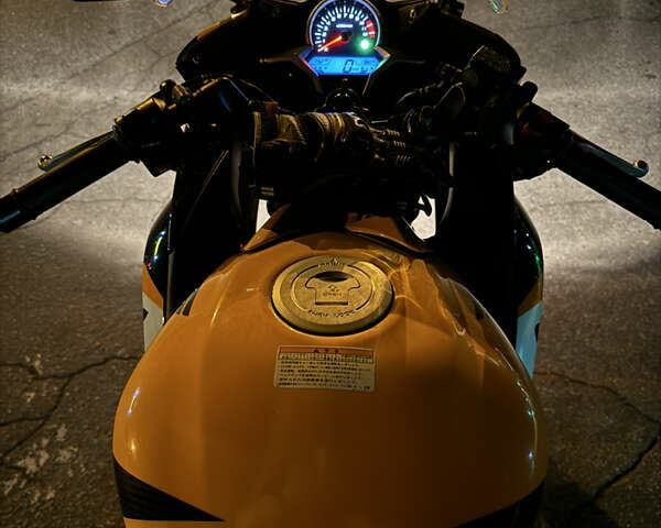 Оранжевый Хонда CBR 250R, объемом двигателя 0.25 л и пробегом 19 тыс. км за 3500 $, фото 3 на Automoto.ua