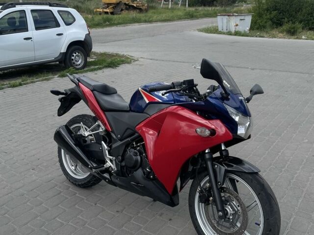 Хонда CBR 250RR, об'ємом двигуна 0.25 л та пробігом 0 тис. км за 1500 $, фото 10 на Automoto.ua