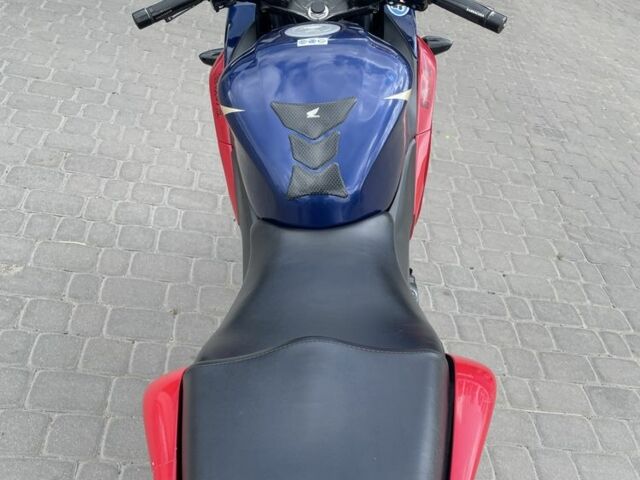 Хонда CBR 250RR, об'ємом двигуна 0.25 л та пробігом 0 тис. км за 1500 $, фото 5 на Automoto.ua