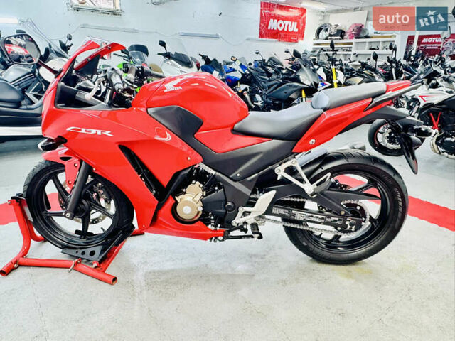 Красный Хонда CBR 300R, объемом двигателя 0.3 л и пробегом 10 тыс. км за 3300 $, фото 8 на Automoto.ua
