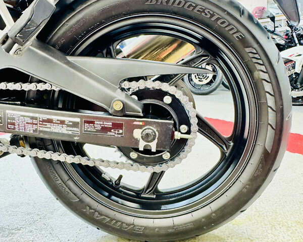 Красный Хонда CBR 300R, объемом двигателя 0.3 л и пробегом 10 тыс. км за 3300 $, фото 16 на Automoto.ua