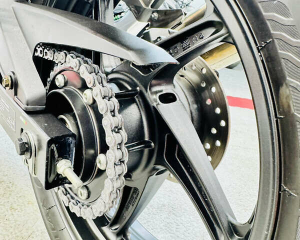 Красный Хонда CBR 300R, объемом двигателя 0.3 л и пробегом 10 тыс. км за 3300 $, фото 17 на Automoto.ua