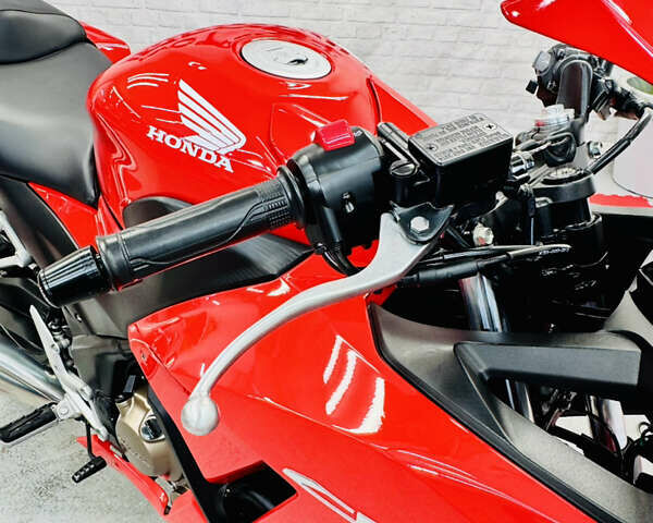 Красный Хонда CBR 300R, объемом двигателя 0.3 л и пробегом 10 тыс. км за 3300 $, фото 21 на Automoto.ua