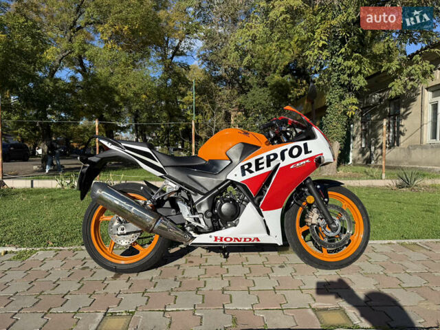 Оранжевый Хонда CBR 300R, объемом двигателя 0.29 л и пробегом 17 тыс. км за 3300 $, фото 1 на Automoto.ua