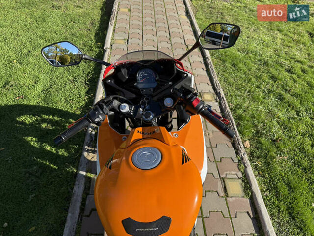 Оранжевый Хонда CBR 300R, объемом двигателя 0.29 л и пробегом 17 тыс. км за 3300 $, фото 6 на Automoto.ua
