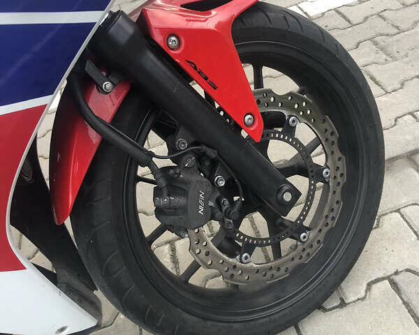 Білий Хонда CBR 400R, об'ємом двигуна 0.4 л та пробігом 36 тис. км за 4200 $, фото 7 на Automoto.ua