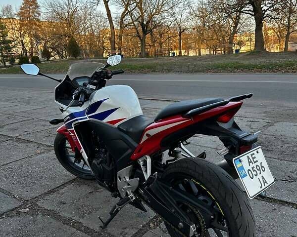 Белый Хонда CBR 400R, объемом двигателя 0.4 л и пробегом 32 тыс. км за 3600 $, фото 5 на Automoto.ua