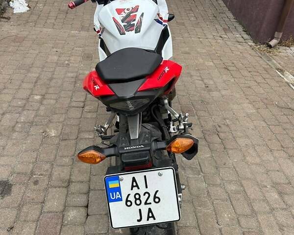 Білий Хонда CBR 400R, об'ємом двигуна 0.4 л та пробігом 50 тис. км за 4700 $, фото 3 на Automoto.ua
