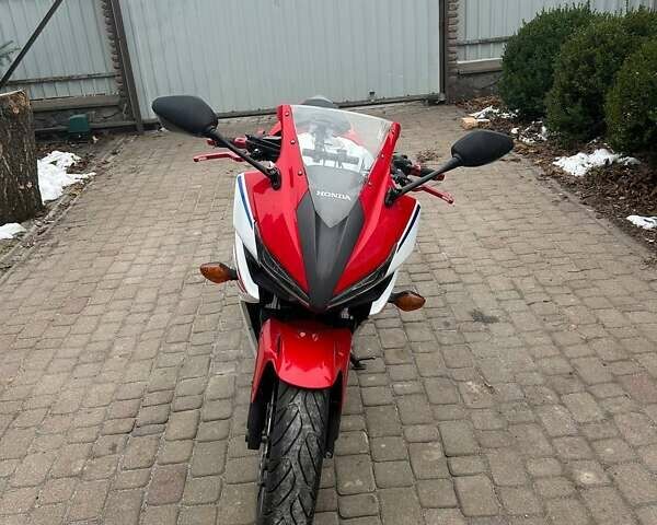 Білий Хонда CBR 400R, об'ємом двигуна 0.4 л та пробігом 50 тис. км за 4700 $, фото 2 на Automoto.ua