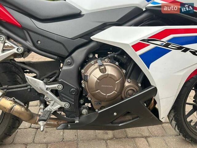Білий Хонда CBR 400R, об'ємом двигуна 0.4 л та пробігом 50 тис. км за 4700 $, фото 5 на Automoto.ua