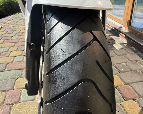 Білий Хонда CBR 400R, об'ємом двигуна 0.4 л та пробігом 31 тис. км за 5500 $, фото 9 на Automoto.ua
