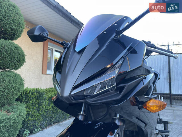 Черный Хонда CBR 400R, объемом двигателя 0.4 л и пробегом 39 тыс. км за 4150 $, фото 6 на Automoto.ua