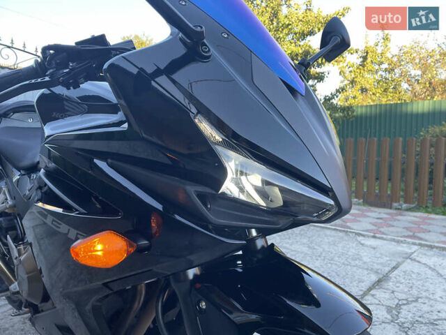 Черный Хонда CBR 400R, объемом двигателя 0.4 л и пробегом 39 тыс. км за 4150 $, фото 8 на Automoto.ua