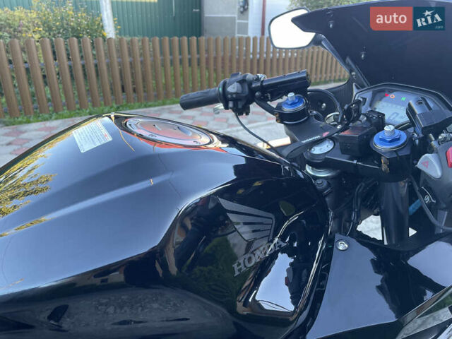 Черный Хонда CBR 400R, объемом двигателя 0.4 л и пробегом 39 тыс. км за 4150 $, фото 9 на Automoto.ua