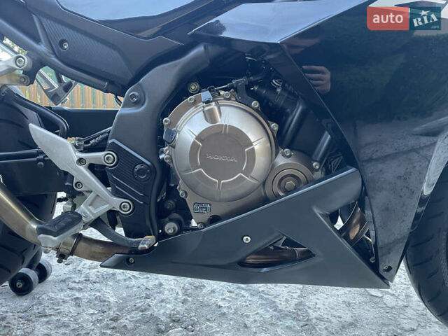Черный Хонда CBR 400R, объемом двигателя 0.4 л и пробегом 39 тыс. км за 4150 $, фото 16 на Automoto.ua