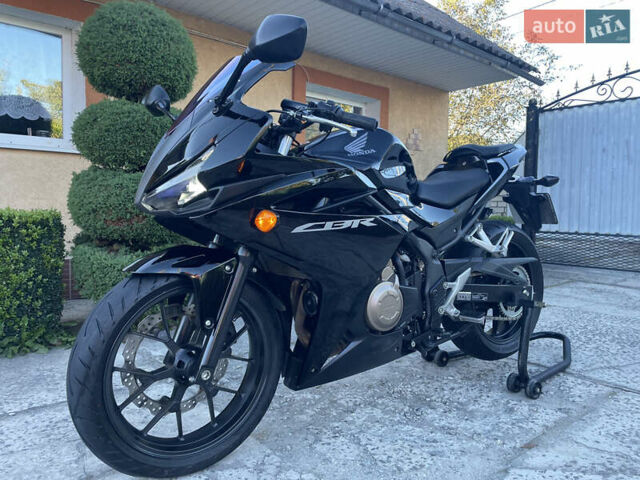 Черный Хонда CBR 400R, объемом двигателя 0.4 л и пробегом 39 тыс. км за 4150 $, фото 2 на Automoto.ua
