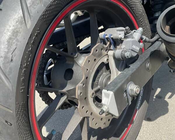 Черный Хонда CBR 400R, объемом двигателя 0.4 л и пробегом 22 тыс. км за 4200 $, фото 5 на Automoto.ua