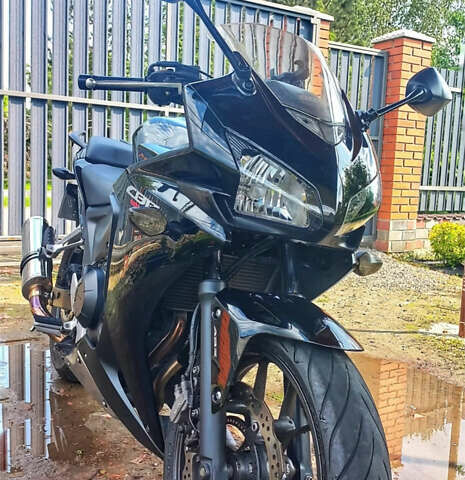 Черный Хонда CBR 400R, объемом двигателя 0.4 л и пробегом 30 тыс. км за 4300 $, фото 1 на Automoto.ua