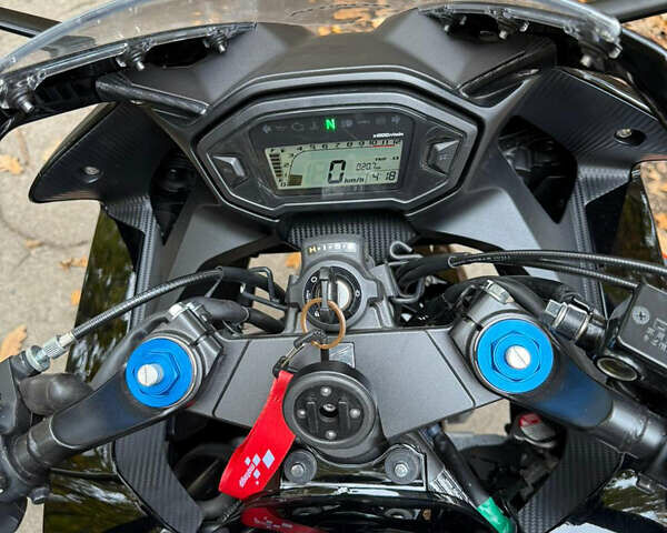 Черный Хонда CBR 400R, объемом двигателя 0.4 л и пробегом 8 тыс. км за 5600 $, фото 15 на Automoto.ua
