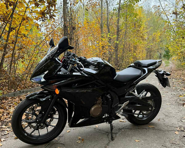 Черный Хонда CBR 400R, объемом двигателя 0.4 л и пробегом 8 тыс. км за 5600 $, фото 24 на Automoto.ua