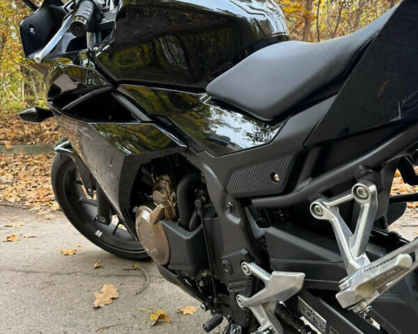 Черный Хонда CBR 400R, объемом двигателя 0.4 л и пробегом 8 тыс. км за 5600 $, фото 26 на Automoto.ua
