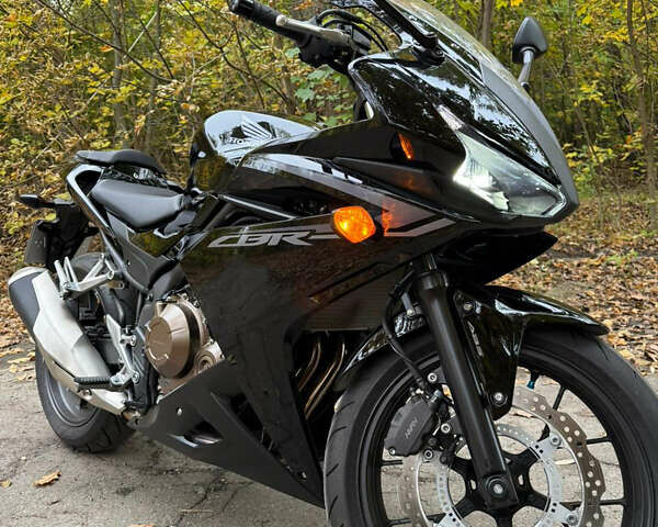 Черный Хонда CBR 400R, объемом двигателя 0.4 л и пробегом 8 тыс. км за 5600 $, фото 1 на Automoto.ua