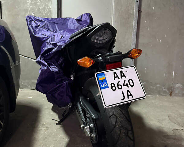 Черный Хонда CBR 400R, объемом двигателя 0.4 л и пробегом 8 тыс. км за 5600 $, фото 33 на Automoto.ua