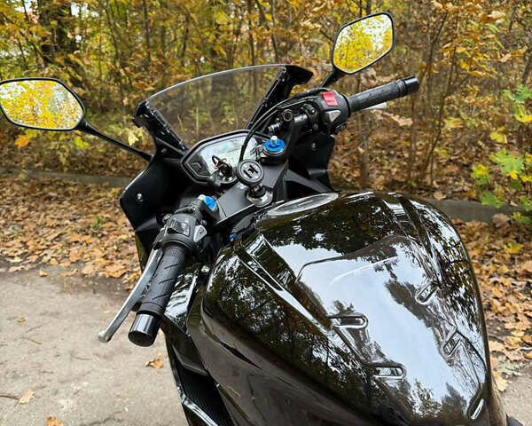 Черный Хонда CBR 400R, объемом двигателя 0.4 л и пробегом 8 тыс. км за 5600 $, фото 18 на Automoto.ua