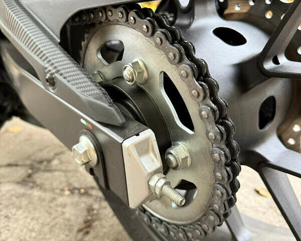 Черный Хонда CBR 400R, объемом двигателя 0.4 л и пробегом 8 тыс. км за 5600 $, фото 19 на Automoto.ua