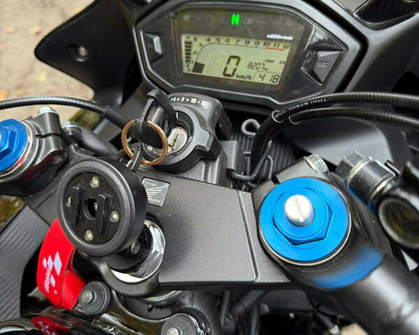Черный Хонда CBR 400R, объемом двигателя 0.4 л и пробегом 8 тыс. км за 5600 $, фото 27 на Automoto.ua