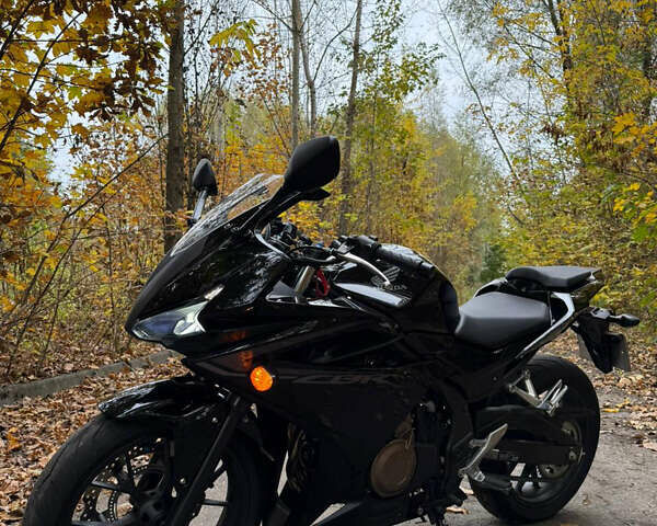 Черный Хонда CBR 400R, объемом двигателя 0.4 л и пробегом 8 тыс. км за 5600 $, фото 20 на Automoto.ua