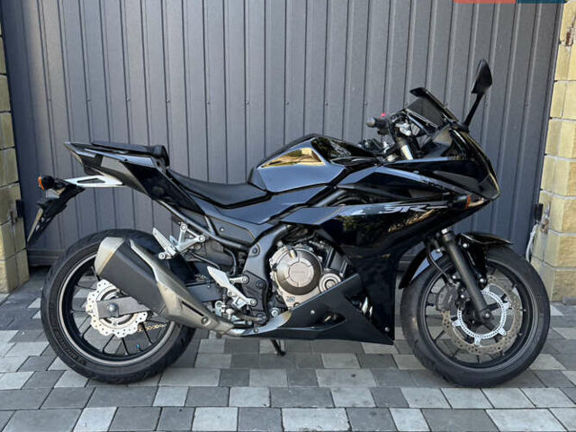 Черный Хонда CBR 400R, объемом двигателя 0.4 л и пробегом 39 тыс. км за 5000 $, фото 3 на Automoto.ua