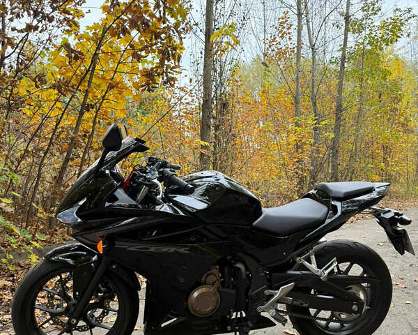 Черный Хонда CBR 400R, объемом двигателя 0.4 л и пробегом 8 тыс. км за 5600 $, фото 17 на Automoto.ua