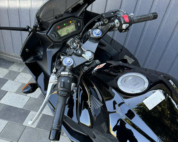 Черный Хонда CBR 400R, объемом двигателя 0.4 л и пробегом 39 тыс. км за 5000 $, фото 8 на Automoto.ua