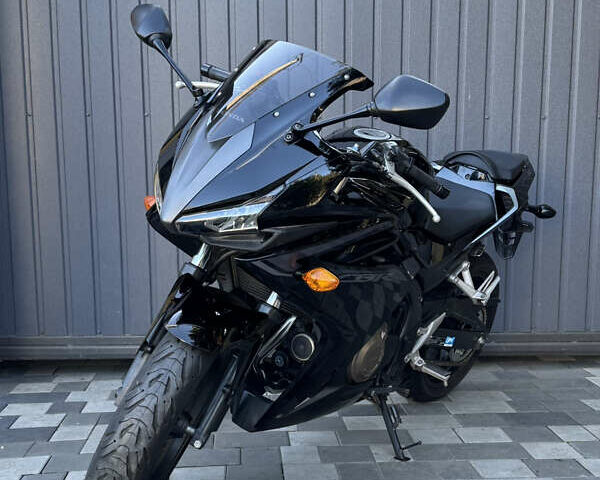 Черный Хонда CBR 400R, объемом двигателя 0.4 л и пробегом 39 тыс. км за 5000 $, фото 7 на Automoto.ua
