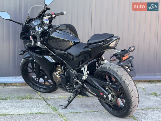 Черный Хонда CBR 400R, объемом двигателя 0.4 л и пробегом 35 тыс. км за 5000 $, фото 4 на Automoto.ua